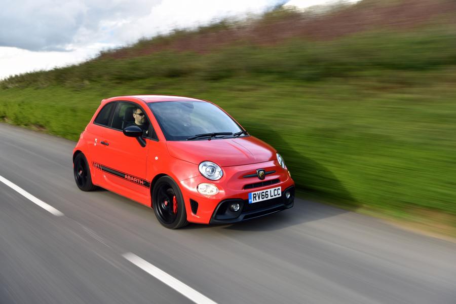  Abarth 595 Competizione (312) 2016 года  (UK) (фото 20 из 25)